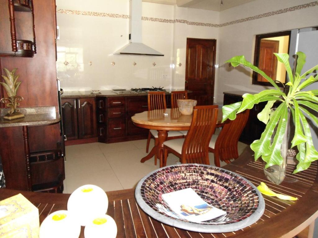 Bayview Villas Seychelles Anse Boileau エクステリア 写真